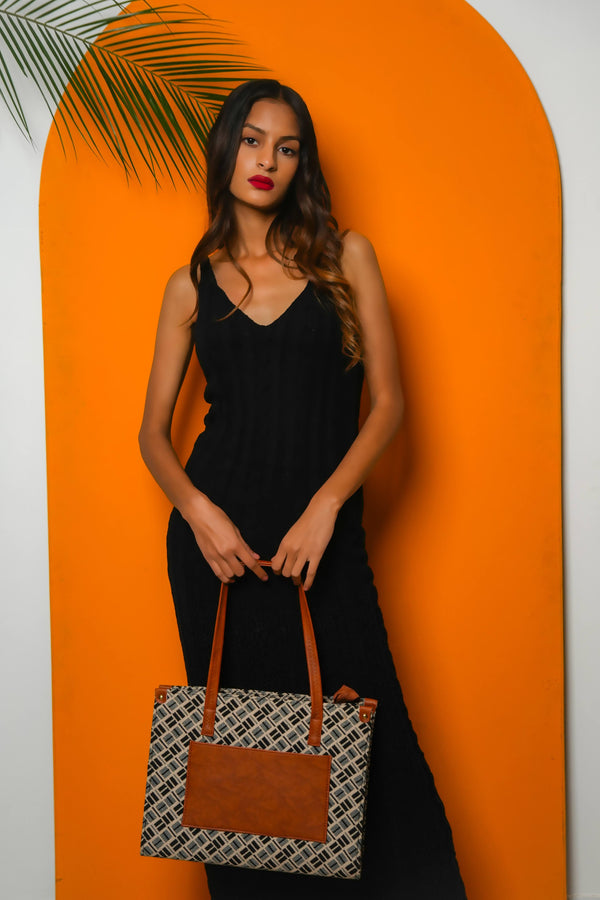 Tote Poise